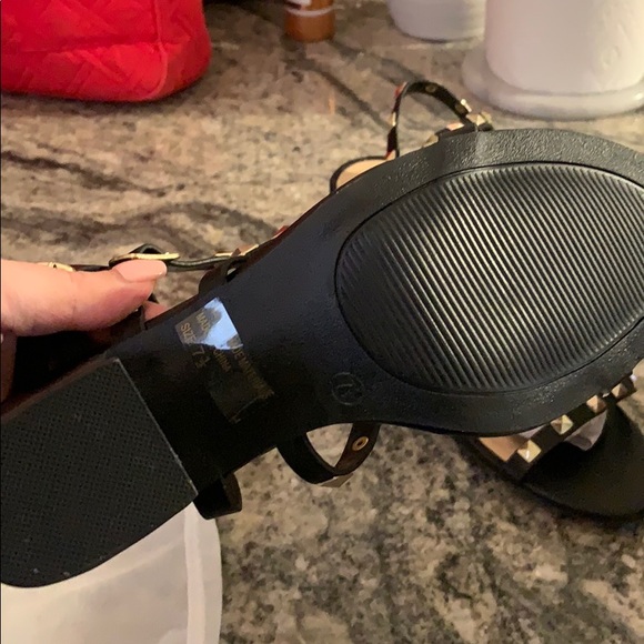 Shoes - Picture 3 of 4